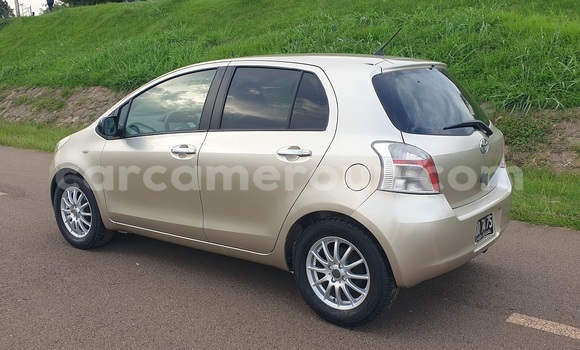 Acheter Occasion Voiture Toyota Vitz Marron à Yaoundé, Central Cameroon Acheter Occasion Voiture Toyota Vitz Marron à Yaoundé, Central Cameroon