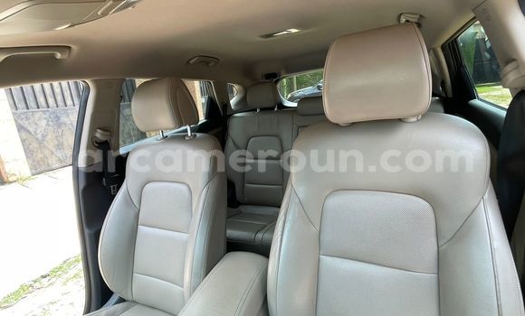 Sayi Na hannu Hyundai Tucson Black Mota in Douala a Ƙasar Kamaru Sayi Na hannu Hyundai Tucson Black Mota in Douala a Ƙasar Kamaru