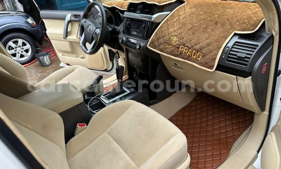 Sayi Na hannu Toyota Land Cruiser Prado White Mota in Yaounde a Babban Kamaru Sayi Na hannu Toyota Land Cruiser Prado White Mota in Yaounde a Babban Kamaru