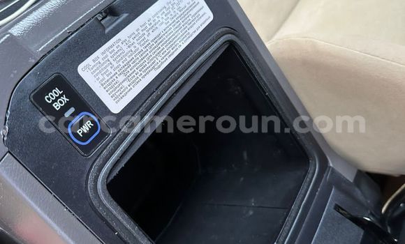 Sayi Na hannu Toyota Land Cruiser Prado White Mota in Yaounde a Babban Kamaru Sayi Na hannu Toyota Land Cruiser Prado White Mota in Yaounde a Babban Kamaru