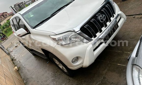 Sayi Na hannu Toyota Land Cruiser Prado White Mota in Yaounde a Babban Kamaru Sayi Na hannu Toyota Land Cruiser Prado White Mota in Yaounde a Babban Kamaru