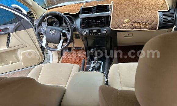 Sayi Na hannu Toyota Land Cruiser Prado White Mota in Yaounde a Babban Kamaru Sayi Na hannu Toyota Land Cruiser Prado White Mota in Yaounde a Babban Kamaru