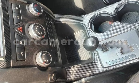 Sayi Na hannu Kia Sorento Black Mota in Yaounde a Babban Kamaru Sayi Na hannu Kia Sorento Black Mota in Yaounde a Babban Kamaru