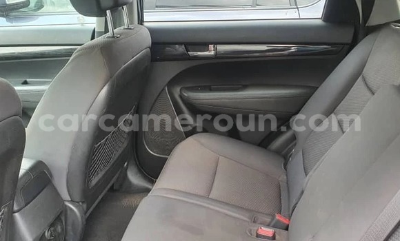 Sayi Na hannu Kia Sorento Black Mota in Yaounde a Babban Kamaru Sayi Na hannu Kia Sorento Black Mota in Yaounde a Babban Kamaru