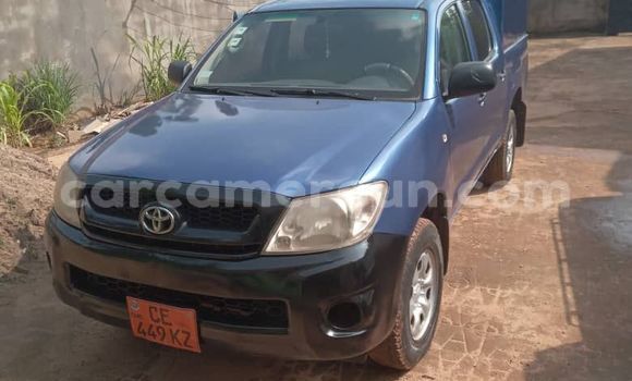 Sayi Na hannu Toyota Hilux Blue Mota in Yaounde a Babban Kamaru