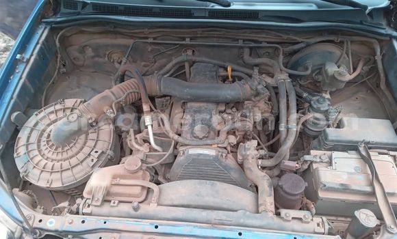 Sayi Na hannu Toyota Hilux Blue Mota in Yaounde a Babban Kamaru Sayi Na hannu Toyota Hilux Blue Mota in Yaounde a Babban Kamaru