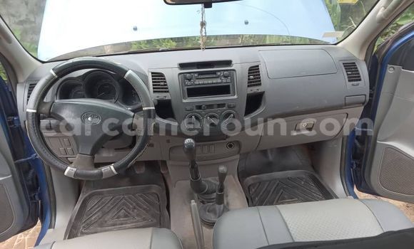 Sayi Na hannu Toyota Hilux Blue Mota in Yaounde a Babban Kamaru Sayi Na hannu Toyota Hilux Blue Mota in Yaounde a Babban Kamaru