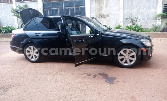 Sayi Na hannu Mercedes‒Benz W128 Black Mota in Yaounde a Babban Kamaru Sayi Na hannu Mercedes‒Benz W128 Black Mota in Yaounde a Babban Kamaru