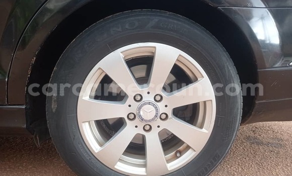 Sayi Na hannu Mercedes‒Benz W128 Black Mota in Yaounde a Babban Kamaru Sayi Na hannu Mercedes‒Benz W128 Black Mota in Yaounde a Babban Kamaru