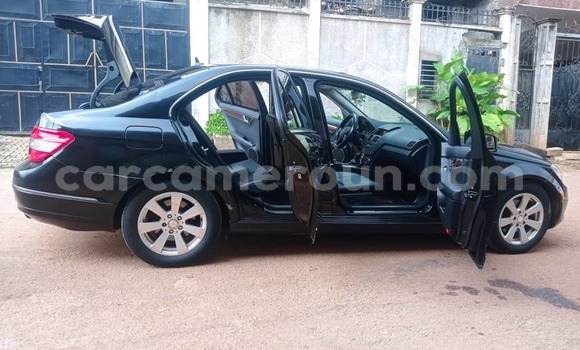 Sayi Na hannu Mercedes‒Benz W128 Black Mota in Yaounde a Babban Kamaru Sayi Na hannu Mercedes‒Benz W128 Black Mota in Yaounde a Babban Kamaru