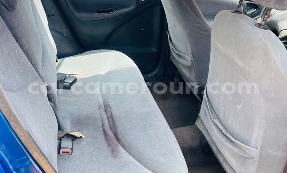 Sayi Na hannu Toyota Yaris Blue Mota in Yaounde a Babban Kamaru Sayi Na hannu Toyota Yaris Blue Mota in Yaounde a Babban Kamaru