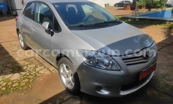 Sayi Na hannu Toyota Auris Azurfa Mota in Yaounde a Babban Kamaru Sayi Na hannu Toyota Auris Azurfa Mota in Yaounde a Babban Kamaru