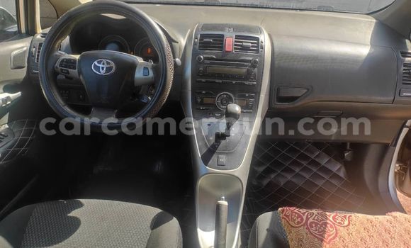 Sayi Na hannu Toyota Auris Azurfa Mota in Yaounde a Babban Kamaru Sayi Na hannu Toyota Auris Azurfa Mota in Yaounde a Babban Kamaru