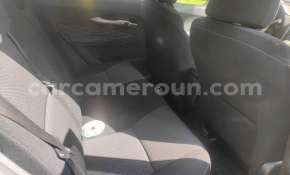 Sayi Na hannu Toyota Auris Azurfa Mota in Yaounde a Babban Kamaru Sayi Na hannu Toyota Auris Azurfa Mota in Yaounde a Babban Kamaru