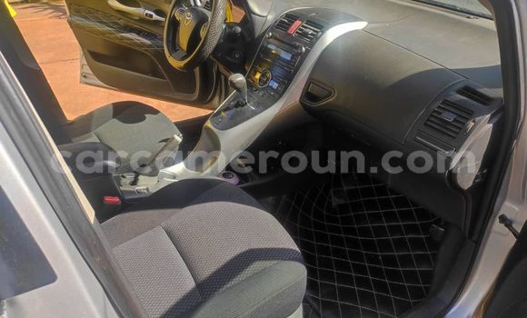 Sayi Na hannu Toyota Auris Azurfa Mota in Yaounde a Babban Kamaru Sayi Na hannu Toyota Auris Azurfa Mota in Yaounde a Babban Kamaru