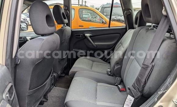 Acheter Occasion Voiture Toyota RAV4 Marron à Yaoundé, Central Cameroon Acheter Occasion Voiture Toyota RAV4 Marron à Yaoundé, Central Cameroon