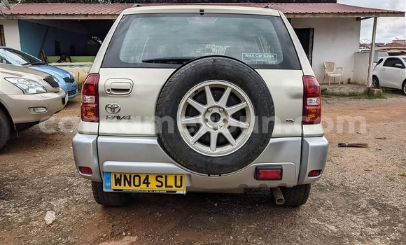 Acheter Occasion Voiture Toyota RAV4 Marron à Yaoundé, Central Cameroon Acheter Occasion Voiture Toyota RAV4 Marron à Yaoundé, Central Cameroon