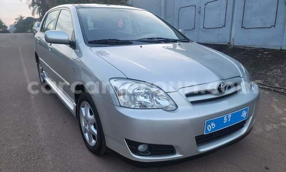 Sayi Na hannu Toyota Corolla Azurfa Mota in Yaounde a Babban Kamaru
