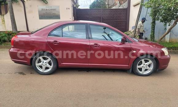 Sayi Na hannu Toyota Avensis Red Mota in Yaounde a Babban Kamaru Sayi Na hannu Toyota Avensis Red Mota in Yaounde a Babban Kamaru