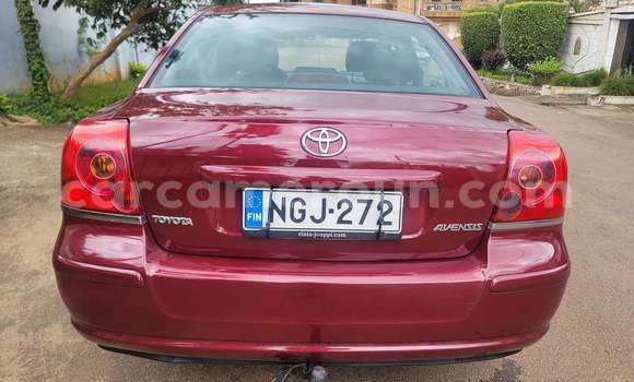 Sayi Na hannu Toyota Avensis Red Mota in Yaounde a Babban Kamaru Sayi Na hannu Toyota Avensis Red Mota in Yaounde a Babban Kamaru