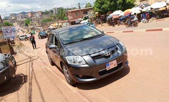 Sayi Na hannu Toyota Auris Black Mota in Yaounde a Babban Kamaru Sayi Na hannu Toyota Auris Black Mota in Yaounde a Babban Kamaru