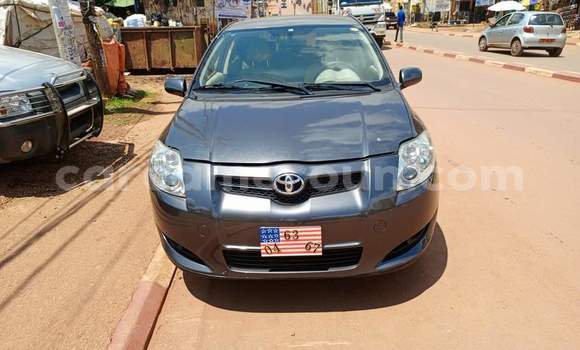Sayi Na hannu Toyota Auris Black Mota in Yaounde a Babban Kamaru Sayi Na hannu Toyota Auris Black Mota in Yaounde a Babban Kamaru
