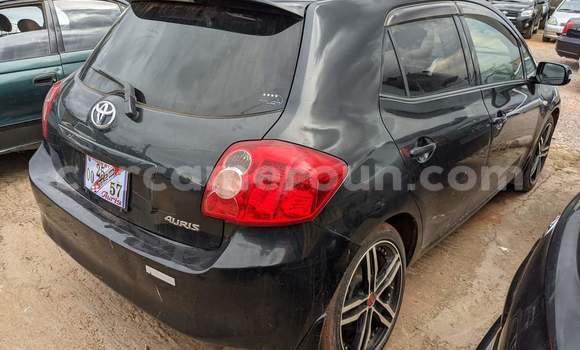 Sayi Na hannu Toyota Auris Black Mota in Yaounde a Babban Kamaru Sayi Na hannu Toyota Auris Black Mota in Yaounde a Babban Kamaru