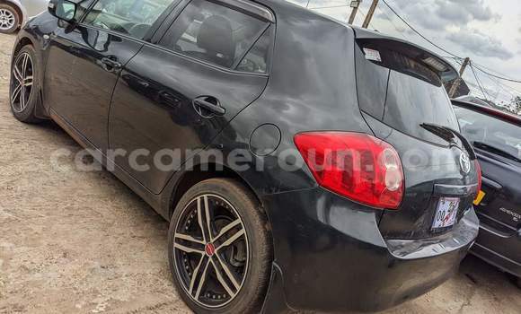 Sayi Na hannu Toyota Auris Black Mota in Yaounde a Babban Kamaru Sayi Na hannu Toyota Auris Black Mota in Yaounde a Babban Kamaru