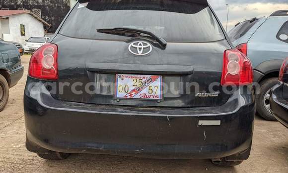 Sayi Na hannu Toyota Auris Black Mota in Yaounde a Babban Kamaru Sayi Na hannu Toyota Auris Black Mota in Yaounde a Babban Kamaru