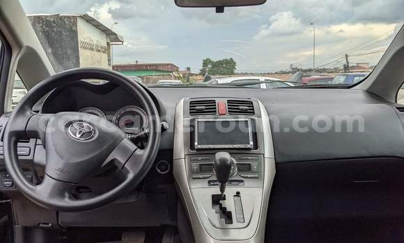 Sayi Na hannu Toyota Auris Black Mota in Yaounde a Babban Kamaru Sayi Na hannu Toyota Auris Black Mota in Yaounde a Babban Kamaru