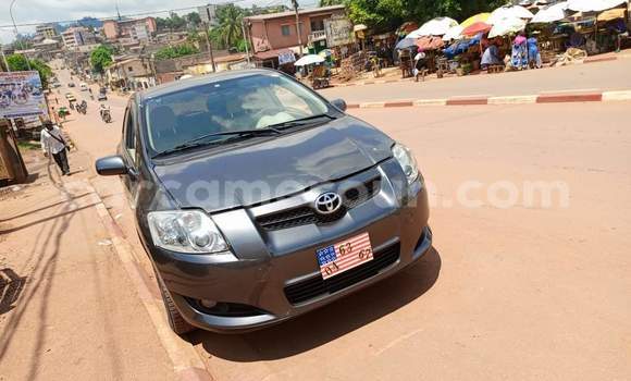 Sayi Na hannu Toyota Auris Azurfa Mota in Yaounde a Babban Kamaru Sayi Na hannu Toyota Auris Azurfa Mota in Yaounde a Babban Kamaru