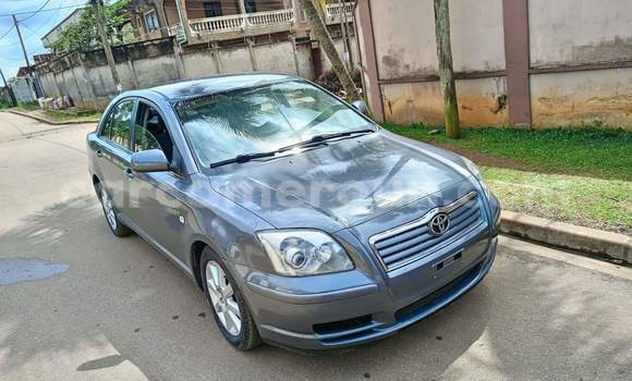 Acheter Occasion Voiture Toyota Avensis Blanc à Yaoundé, Central Cameroon