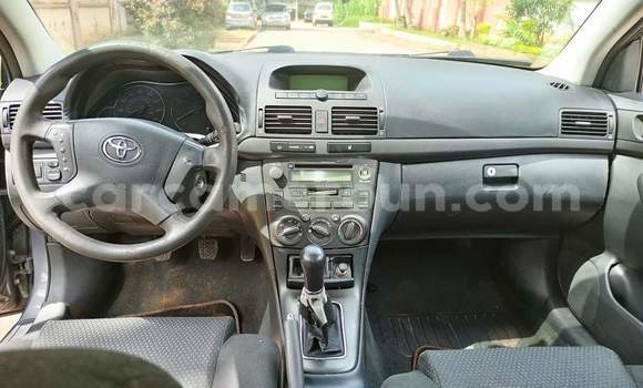 Acheter Occasion Voiture Toyota Avensis Blanc à Yaoundé, Central Cameroon Acheter Occasion Voiture Toyota Avensis Blanc à Yaoundé, Central Cameroon