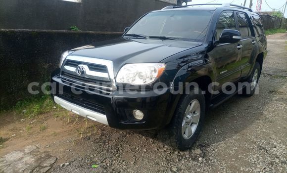 Sayi Na hannu Toyota 4Runner Black Mota in Douala a Ƙasar Kamaru Sayi Na hannu Toyota 4Runner Black Mota in Douala a Ƙasar Kamaru