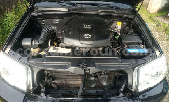 Sayi Na hannu Toyota 4Runner Black Mota in Douala a Ƙasar Kamaru Sayi Na hannu Toyota 4Runner Black Mota in Douala a Ƙasar Kamaru