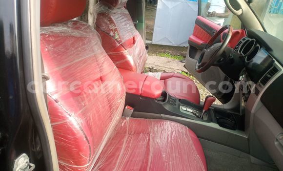 Sayi Na hannu Toyota 4Runner Black Mota in Douala a Ƙasar Kamaru Sayi Na hannu Toyota 4Runner Black Mota in Douala a Ƙasar Kamaru