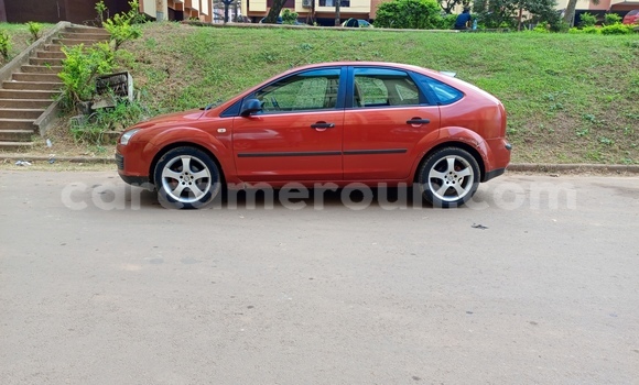 Acheter Occasion Voiture Ford Focus Rouge à Yaoundé, Central Cameroon Acheter Occasion Voiture Ford Focus Rouge à Yaoundé, Central Cameroon
