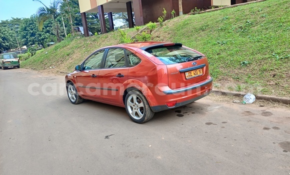 Acheter Occasion Voiture Ford Focus Rouge à Yaoundé, Central Cameroon Acheter Occasion Voiture Ford Focus Rouge à Yaoundé, Central Cameroon