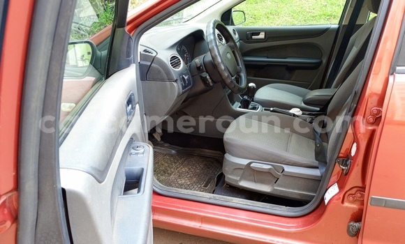 Acheter Occasion Voiture Ford Focus Rouge à Yaoundé, Central Cameroon Acheter Occasion Voiture Ford Focus Rouge à Yaoundé, Central Cameroon