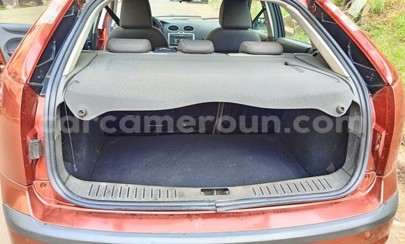 Acheter Occasion Voiture Ford Focus Rouge à Yaoundé, Central Cameroon Acheter Occasion Voiture Ford Focus Rouge à Yaoundé, Central Cameroon