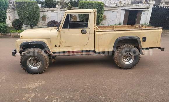 Acheter Occasion Voiture Jeep Wrangler Marron à Yaoundé, Central Cameroon Acheter Occasion Voiture Jeep Wrangler Marron à Yaoundé, Central Cameroon
