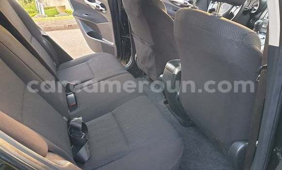 Sayi Na hannu Toyota Auris Black Mota in Yaounde a Babban Kamaru Sayi Na hannu Toyota Auris Black Mota in Yaounde a Babban Kamaru