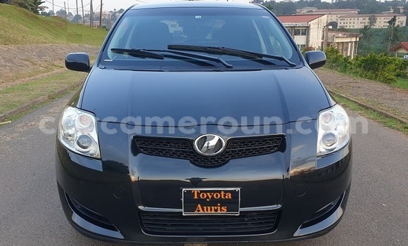 Sayi Na hannu Toyota Auris Black Mota in Yaounde a Babban Kamaru Sayi Na hannu Toyota Auris Black Mota in Yaounde a Babban Kamaru
