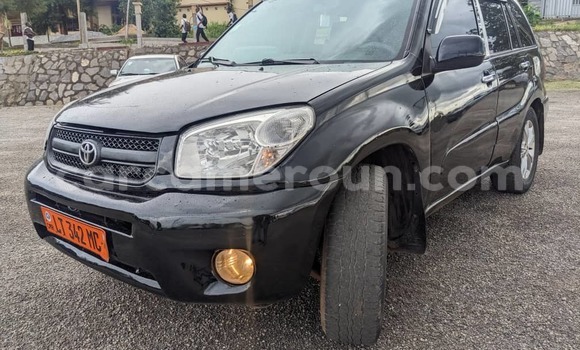 Sayi Na hannu Toyota RAV4 Black Mota in Yaounde a Babban Kamaru Sayi Na hannu Toyota RAV4 Black Mota in Yaounde a Babban Kamaru