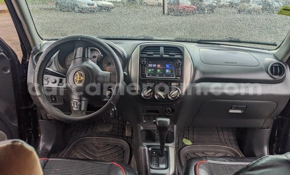 Sayi Na hannu Toyota RAV4 Black Mota in Yaounde a Babban Kamaru Sayi Na hannu Toyota RAV4 Black Mota in Yaounde a Babban Kamaru