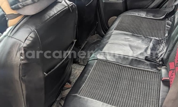 Sayi Na hannu Toyota RAV4 Black Mota in Yaounde a Babban Kamaru Sayi Na hannu Toyota RAV4 Black Mota in Yaounde a Babban Kamaru