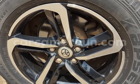 Acheter Occasion Voiture Toyota RAV4 Rouge à Yaoundé, Central Cameroon Acheter Occasion Voiture Toyota RAV4 Rouge à Yaoundé, Central Cameroon