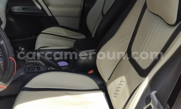 Acheter Occasion Voiture Toyota RAV4 Rouge à Yaoundé, Central Cameroon Acheter Occasion Voiture Toyota RAV4 Rouge à Yaoundé, Central Cameroon