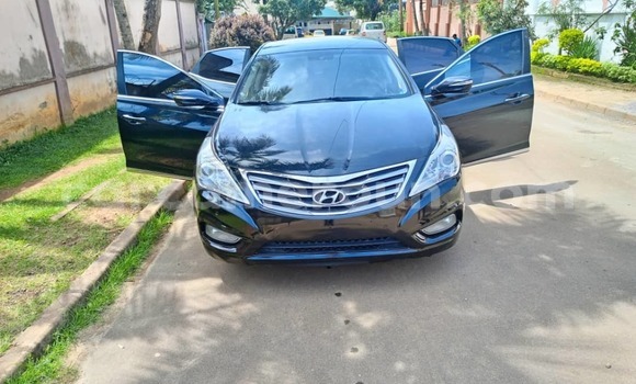Acheter Occasion Voiture Hyundai Grandeur Noir à Yaoundé, Central Cameroon Acheter Occasion Voiture Hyundai Grandeur Noir à Yaoundé, Central Cameroon