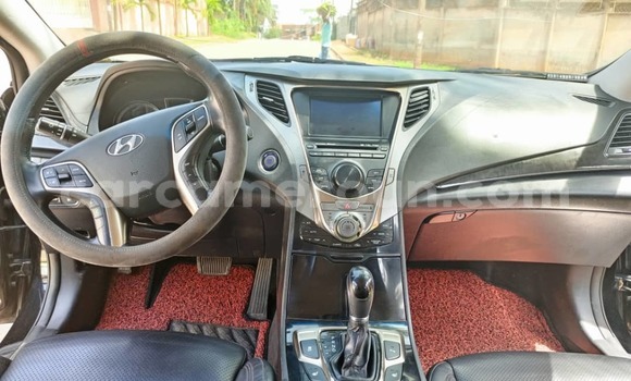 Acheter Occasion Voiture Hyundai Grandeur Noir à Yaoundé, Central Cameroon Acheter Occasion Voiture Hyundai Grandeur Noir à Yaoundé, Central Cameroon